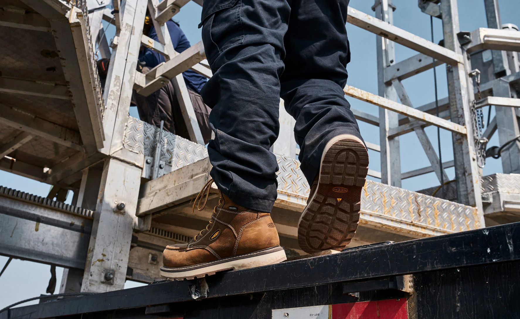 Men's Cincinnati 8" Waterproof 90° Heel Boot (Carbon Toe)  |  Belgian/Sandshell - Image 7