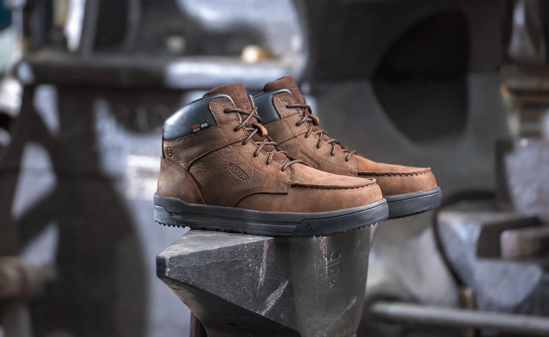 Men's Gibson ESD Boot (Carbon Toe)  |  Cascade Brown/Black - Image 7