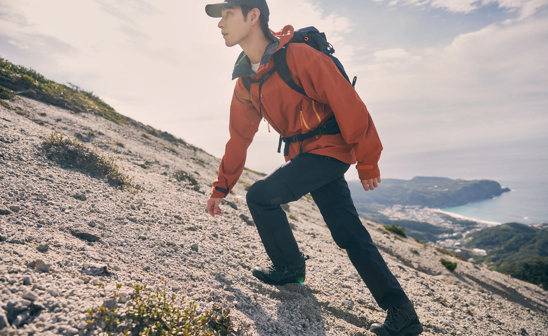 Men's Targhee IV Waterproof Hiking Boot  |  Triple Black - Image 7