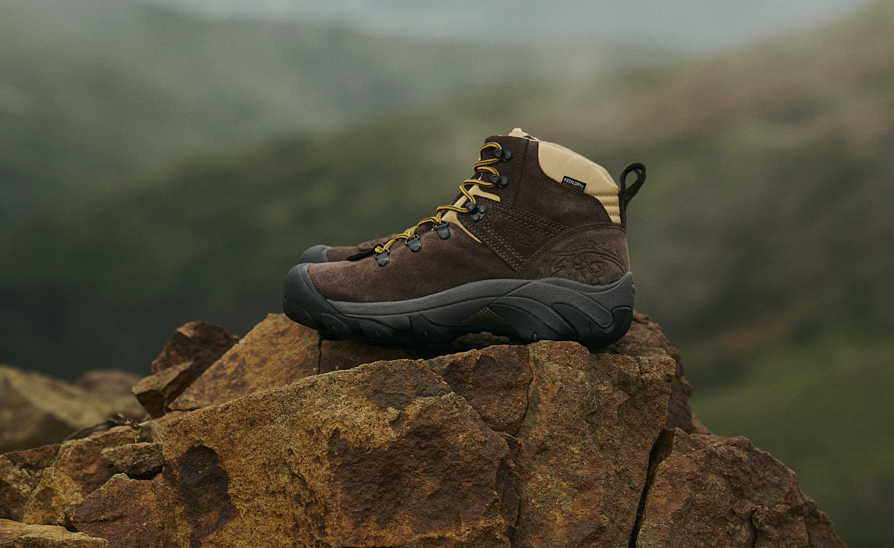 Women's Pyrenees Waterproof Hiking Boot x Mountain Research  |  Mountain Research Brown - Image 7